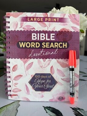 ✨NWT Bible Word Search w/Highlighter Included 🩷